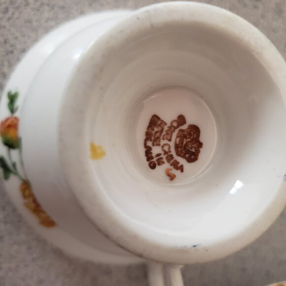 Vintage Bone China Floral Tea Cup & Saucer England Yellow flowers - Picture 6 of 8